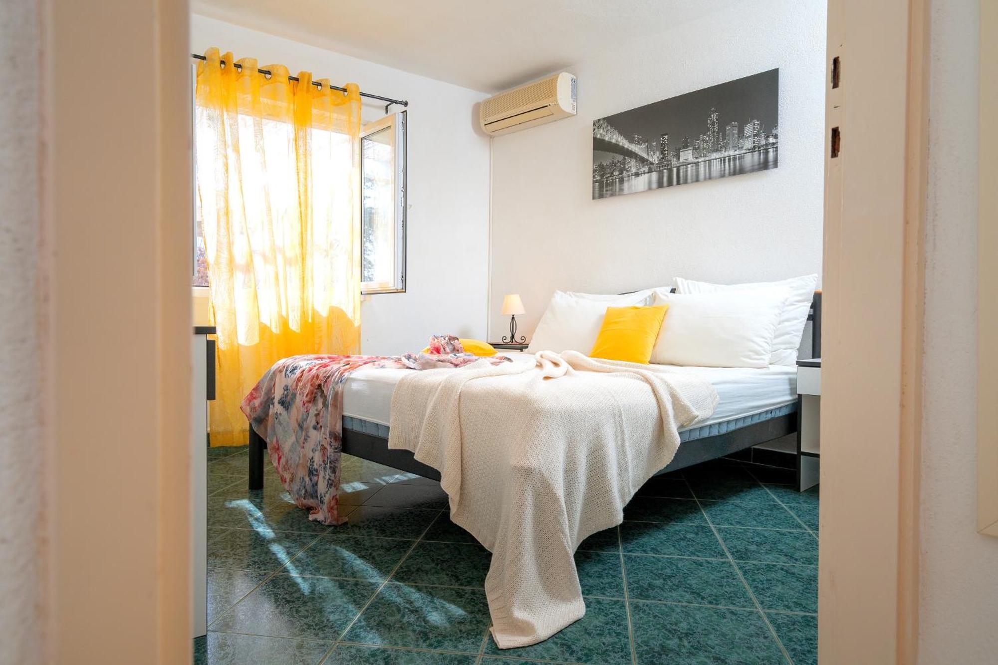Apartments Lucic Хвар Екстериор снимка