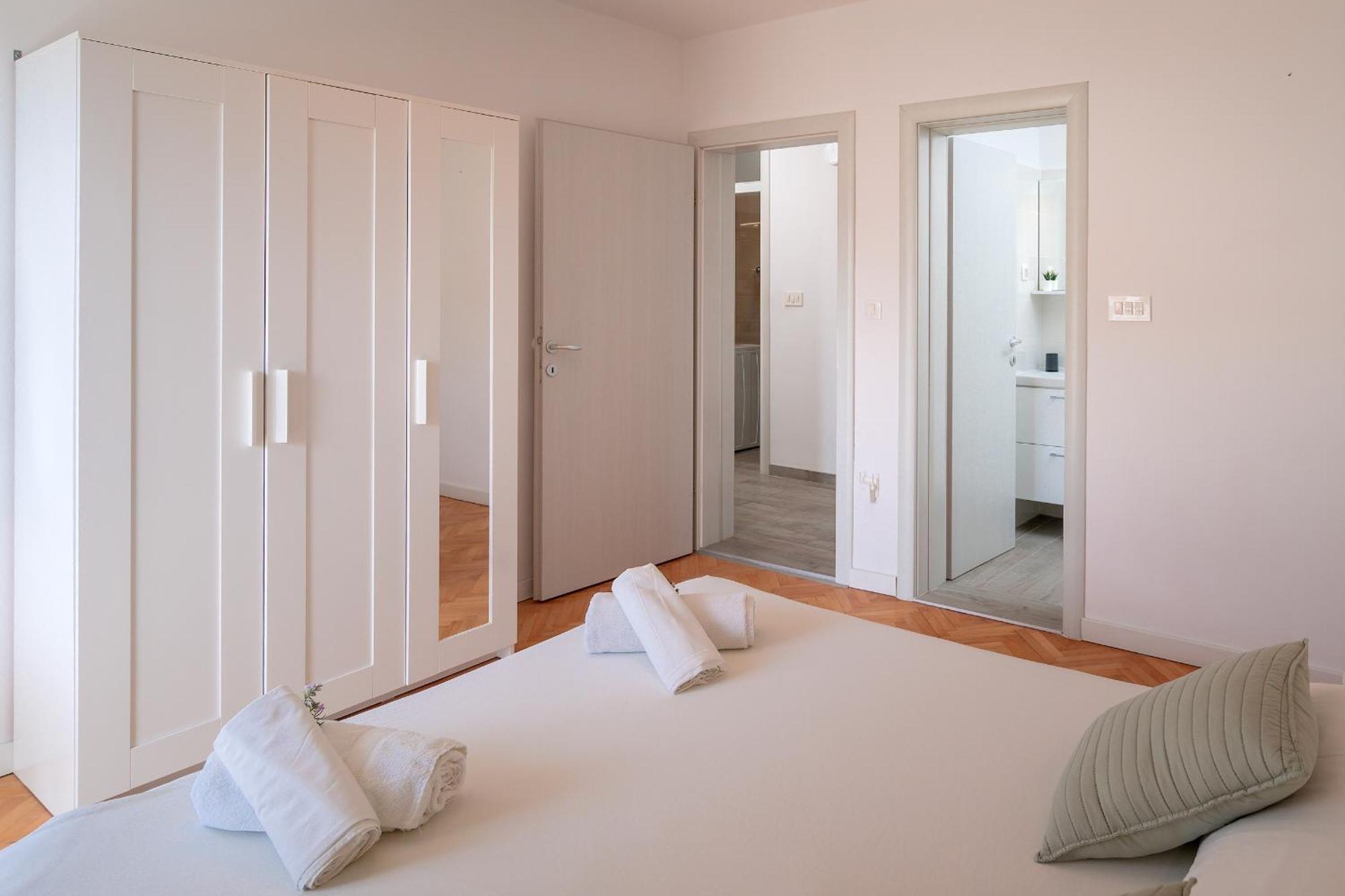 Apartments Lucic Хвар Екстериор снимка